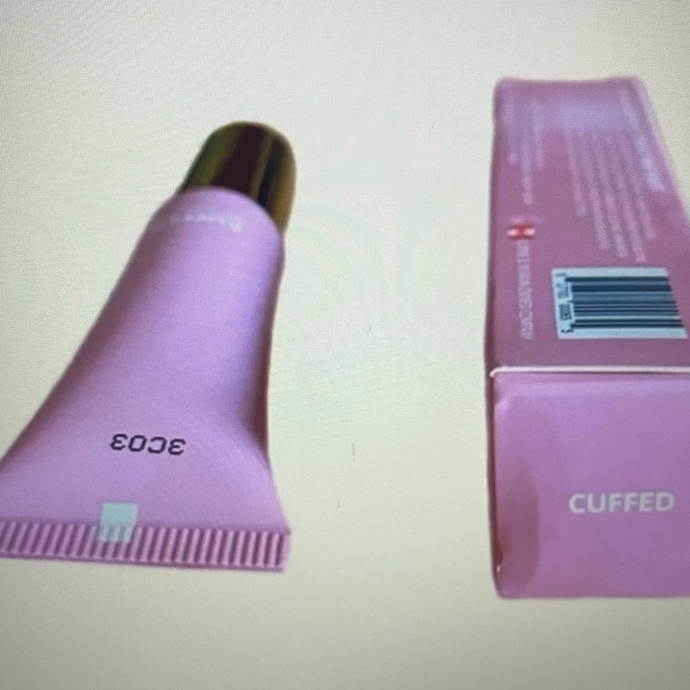 Estate Most Wanted Lip Balm in cuffed - Picture 3 of 7